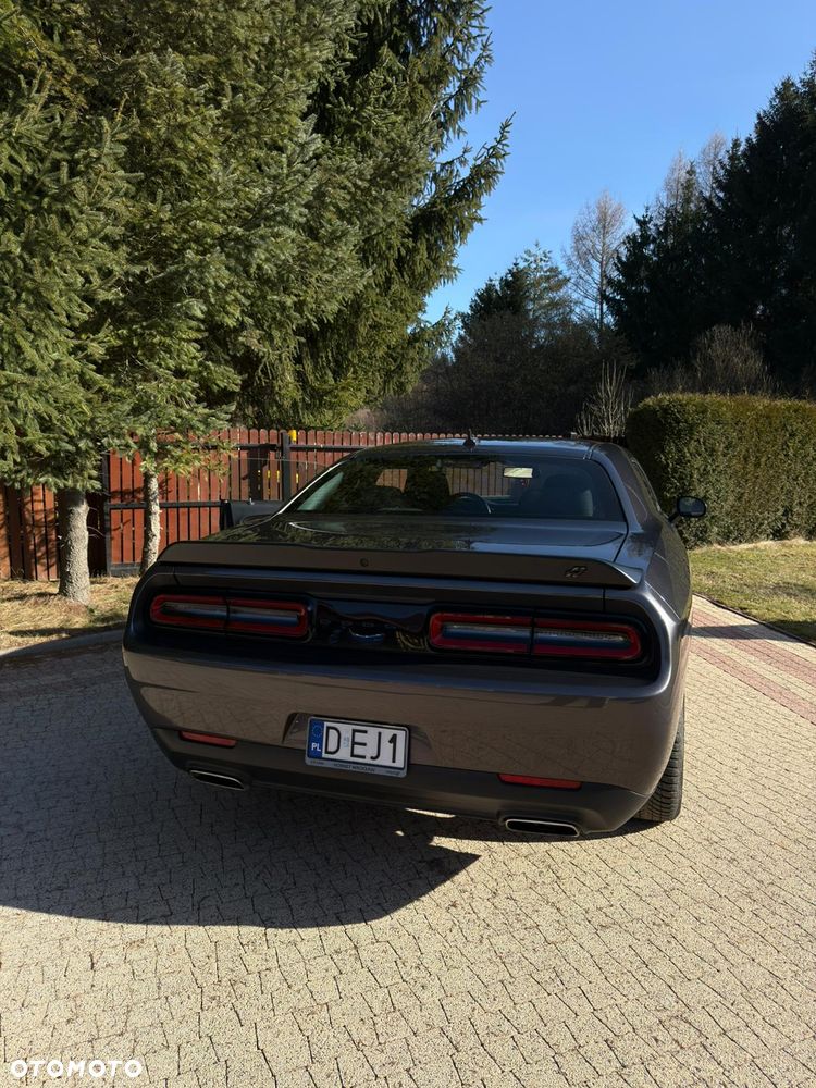 Dodge Challenger - 6
