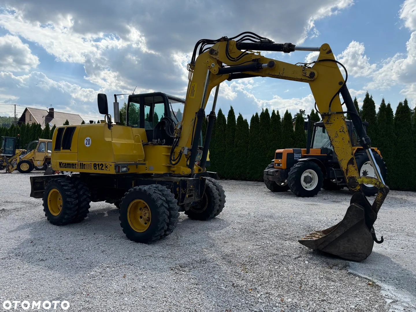 Kramer 812 KOPARKA KOŁOWA/ 12 TON / DWIE OSIE SKRĘTNE / MAŁE GABARYTY / BARDZO ZWROTNA / ZADBANA Z NIEMIEC / 70 75 80 90 100 110 / 308 310 / TEREX TW - 8