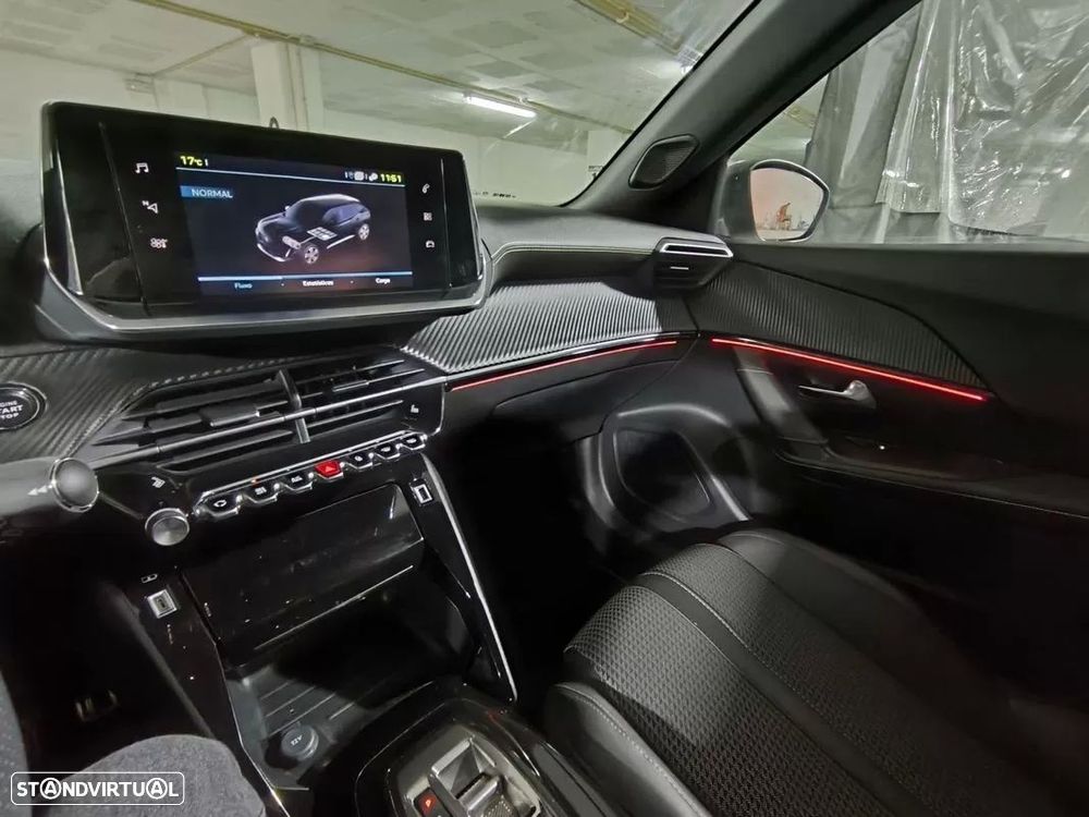 Peugeot e-2008 50 kWh GT - 12