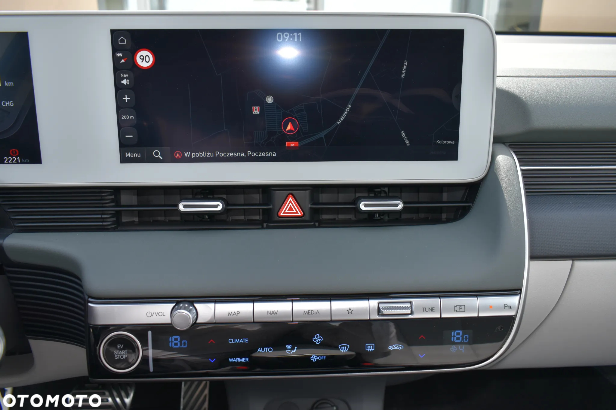Hyundai IONIQ - 10