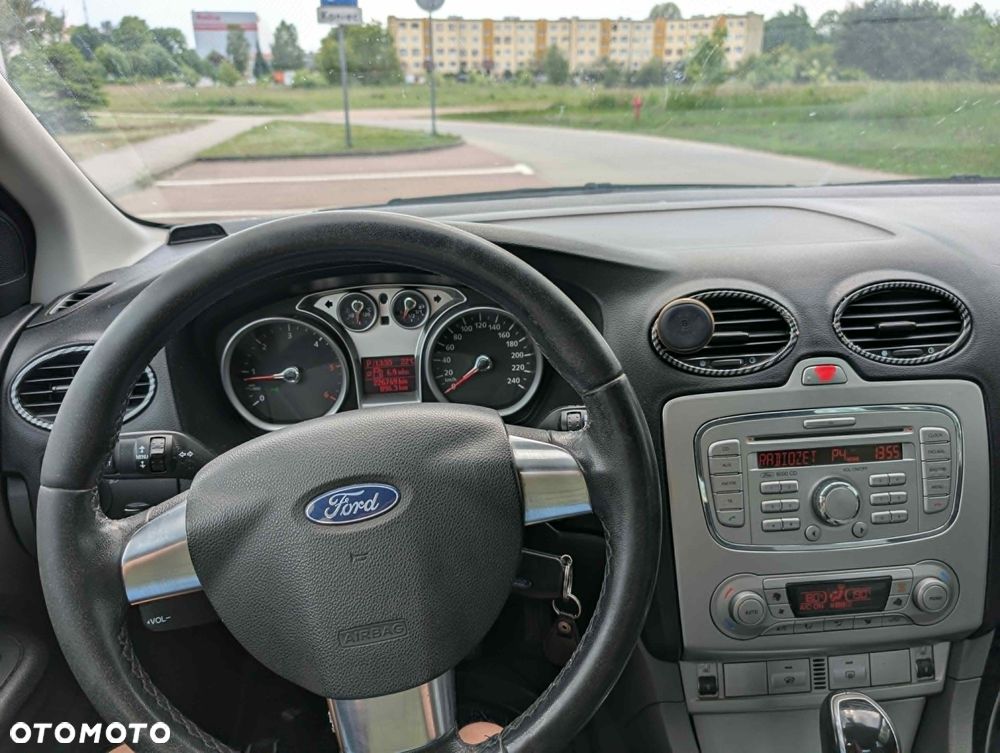 Ford Focus 2.0 TDCi Ghia DPF - 11