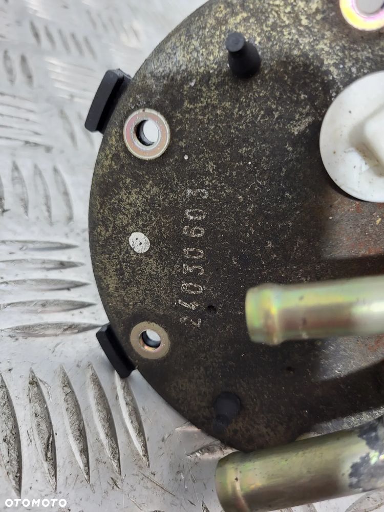 Mitsubishi L200 IV 2.5 Pompa Pływak Paliwa - 4