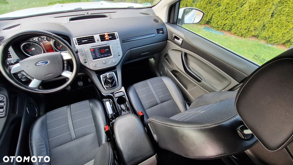 Ford Kuga 2.0 TDCi 4x4 Titanium - 24