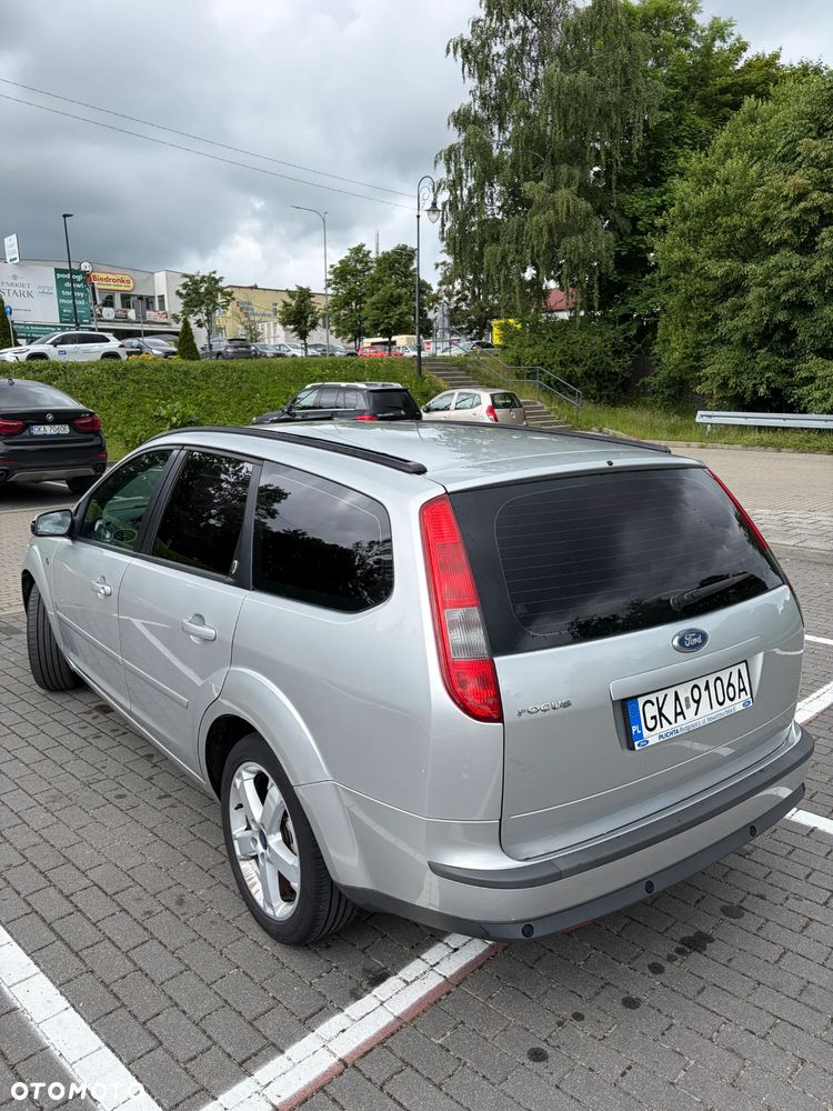 Ford Focus 1.8 Ghia - 6