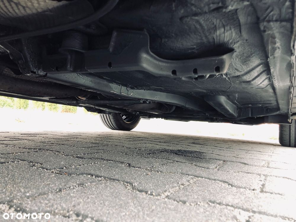 Toyota Auris 1.6 VVT-i Terra - 19