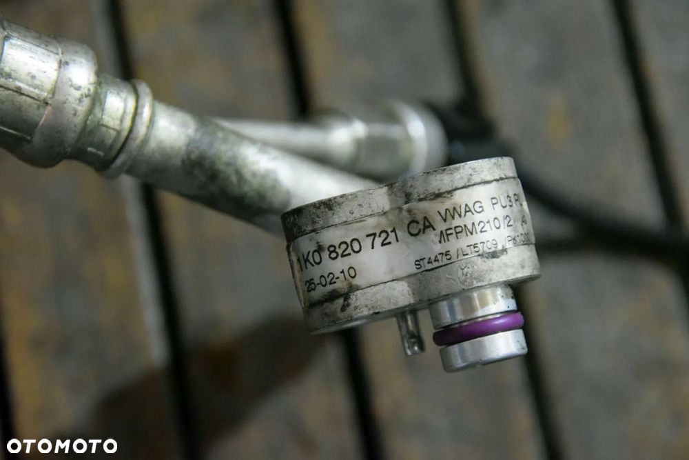 AUDI A3 8P Lift 1.6 TDI Przewód klimatyzacji 1K0820721CA - 2