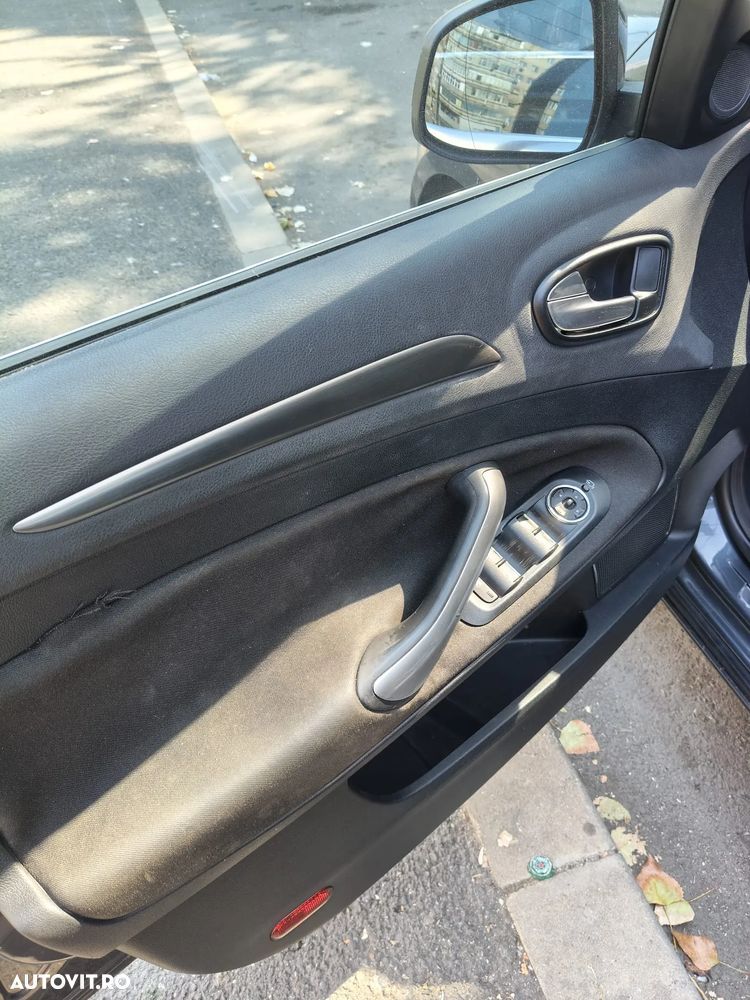 Ford Mondeo 1.8 TDCi Ambiente - 11