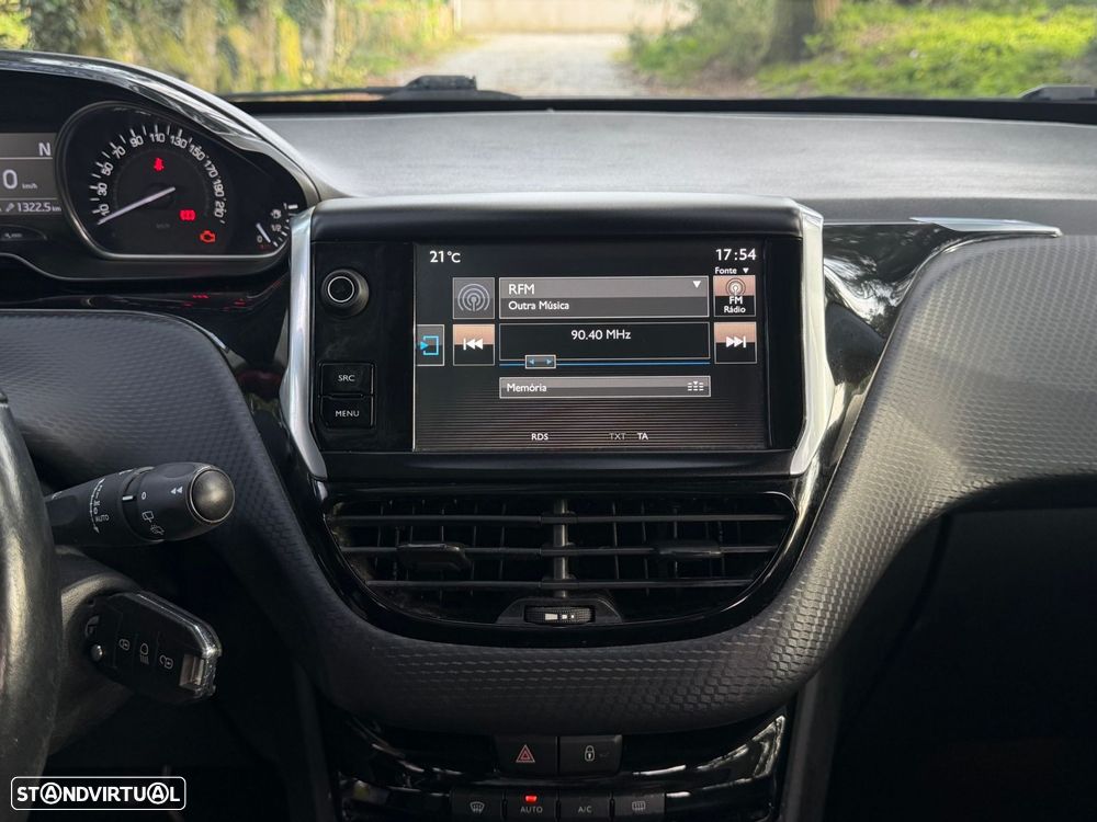 Peugeot 2008 1.2 PureTech Allure EAT6 - 30