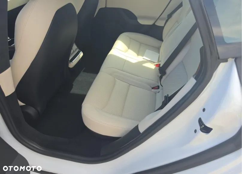 Tesla Model S AWD - 10