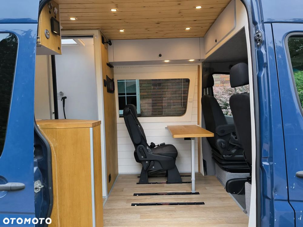 Mercedes-Benz Sprinter - 4