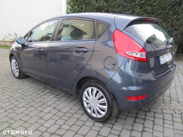 Ford Fiesta 1.25 Celebration - 3