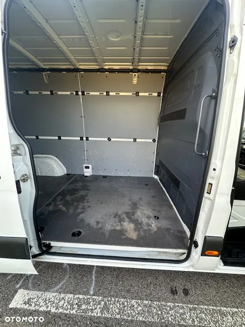 Mercedes-Benz Sprinter - 9