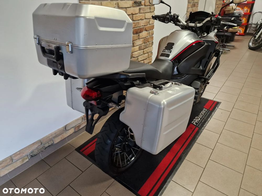 Honda VFR - 10