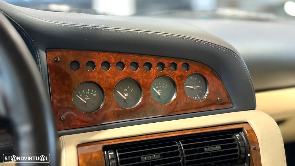 Aston Martin Vantage Coupe - 20