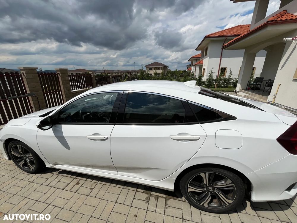 Honda Civic 1.5 VTEC Turbo CVT Elegance Navi - 10