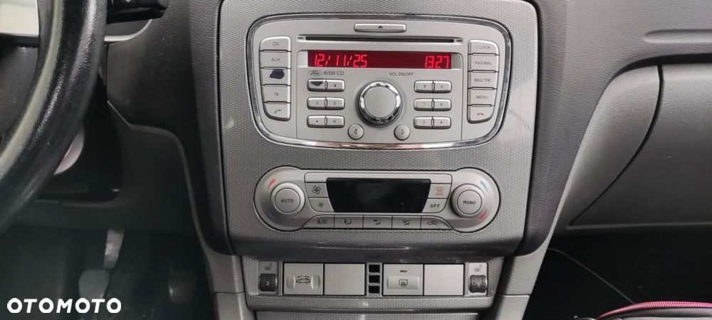 Ford Focus 2.0 TDCi DPF Titanium - 14