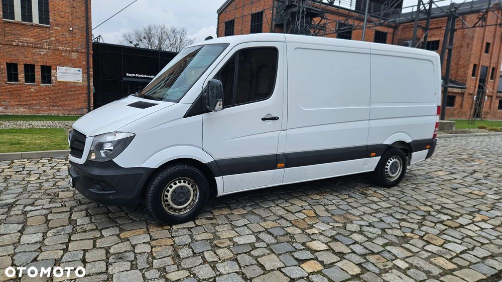 Mercedes-Benz Sprinter - 2