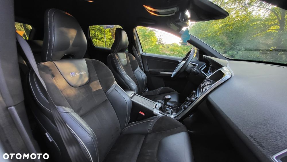 Volvo XC 60 D4 Drive-E R-Design Momentum - 32