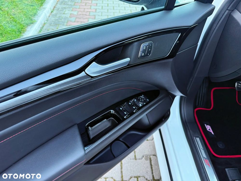 Ford Mondeo - 22
