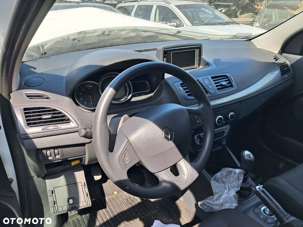 Renault Megane III HB deska rozdzielcza konsola kokpit pasy poduszki airbag - 1