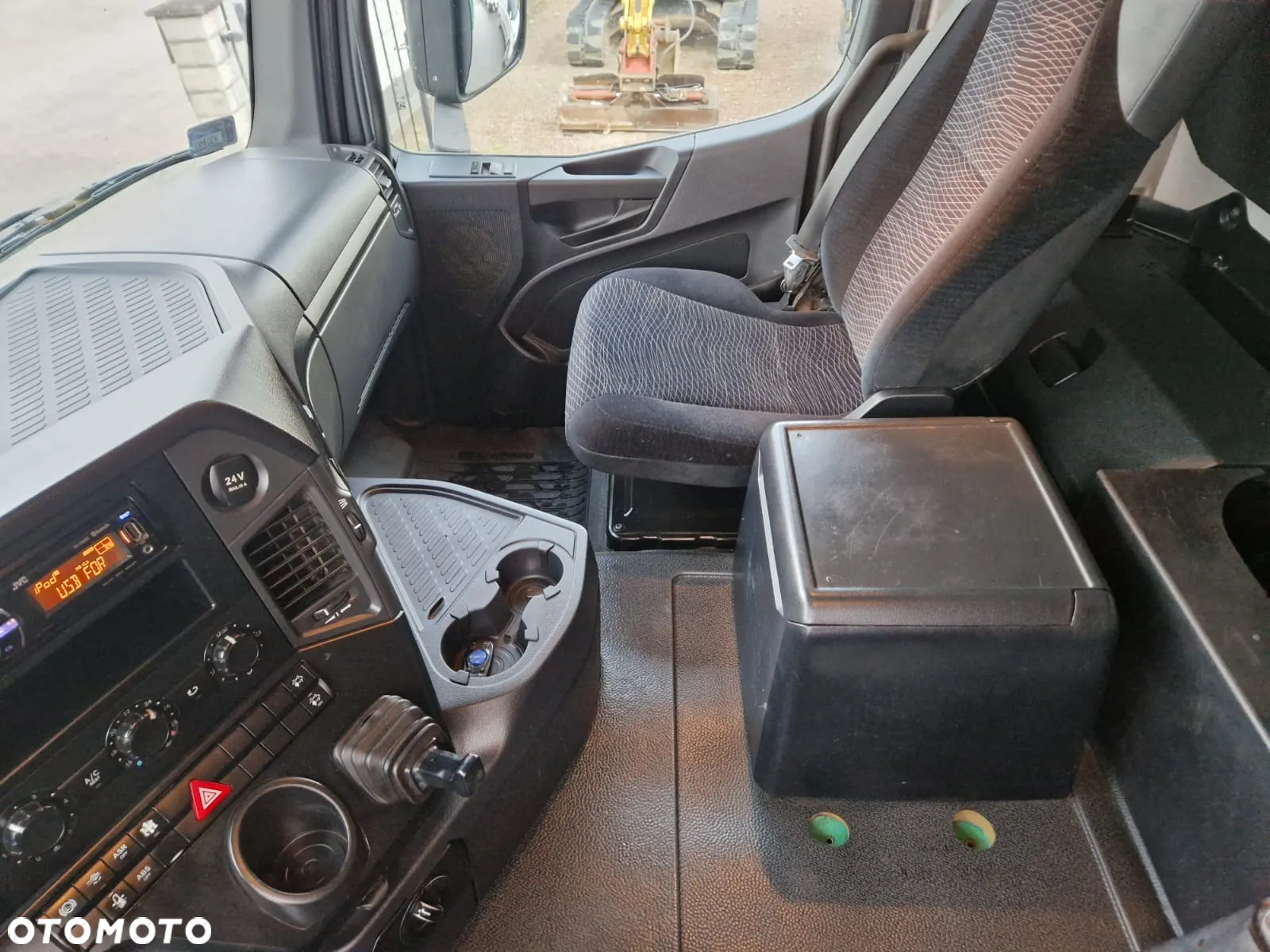 Mercedes-Benz Arocs 2643 6x4 - 10