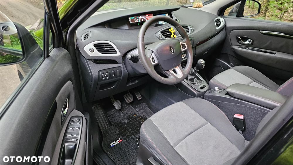 Mercedes-Benz CLK - 8