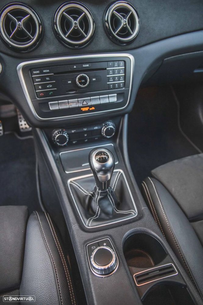 Mercedes-Benz CLA 180 d Shooting Brake AMG Line - 20