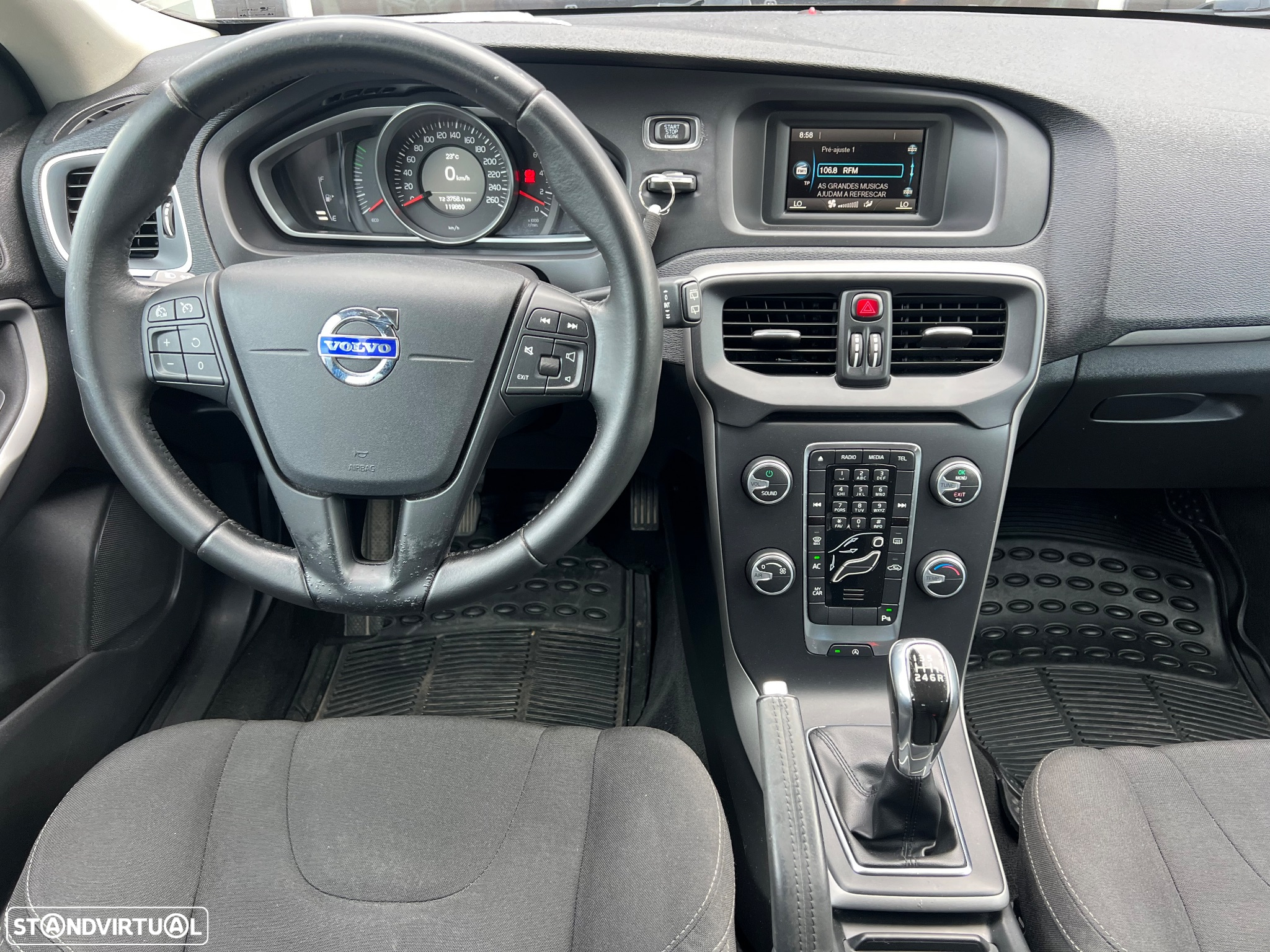 Volvo V40 2.0 D2 Momentum - 11