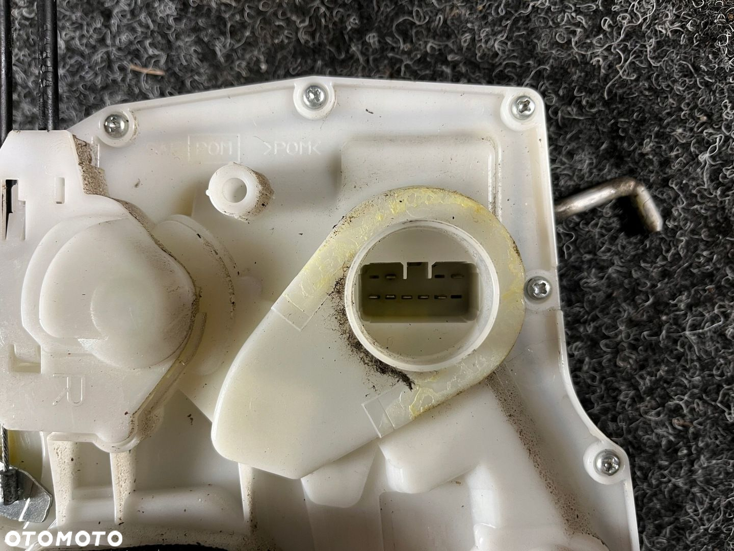 suzuki swift mk6 IV lift zamek drzwi prawy przód przedni 7pin europa - 7