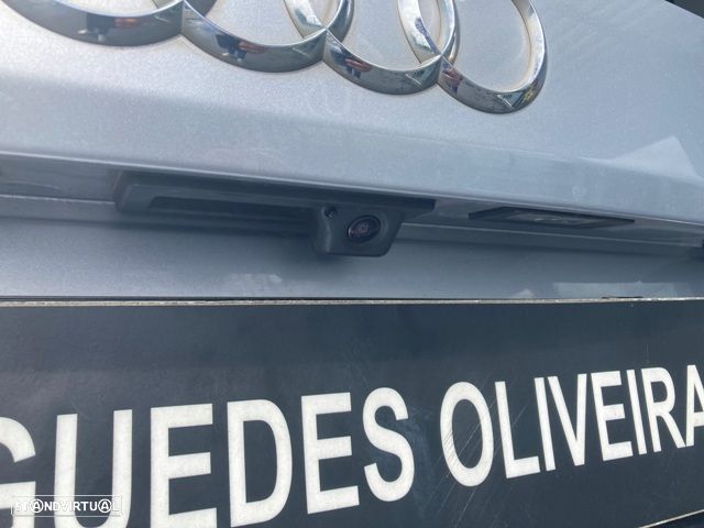 Audi A4 Avant 2.0 TDI Advance - 9