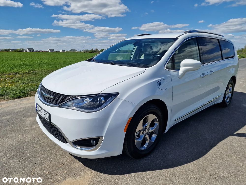 Chrysler Pacifica - 8
