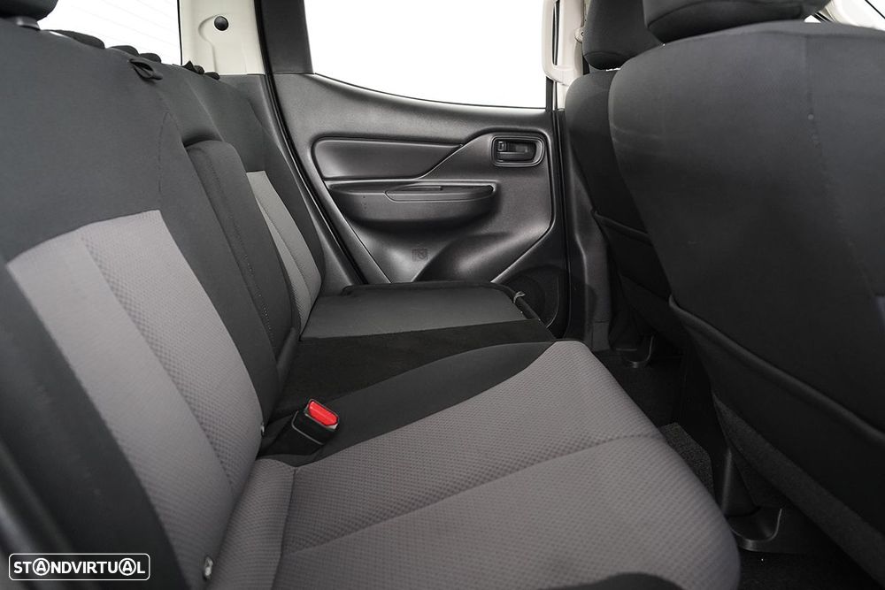 Mitsubishi L200 2.3 DI-D Strakar Space Cab Intense 4WD - 23
