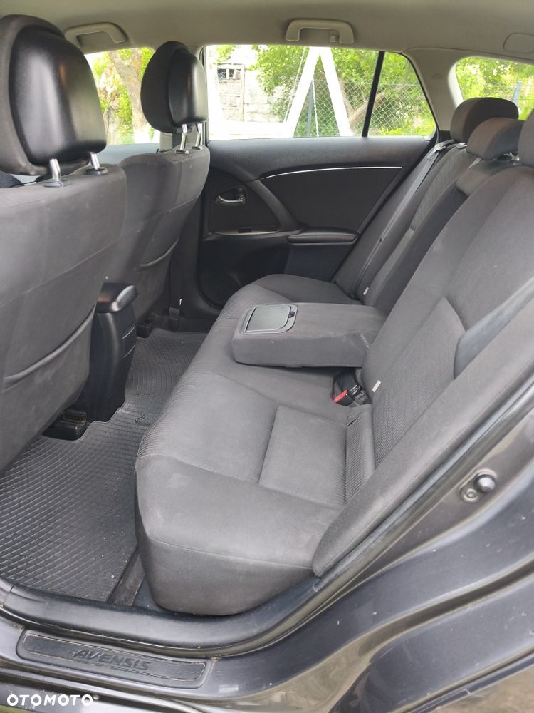 Toyota Avensis - 7