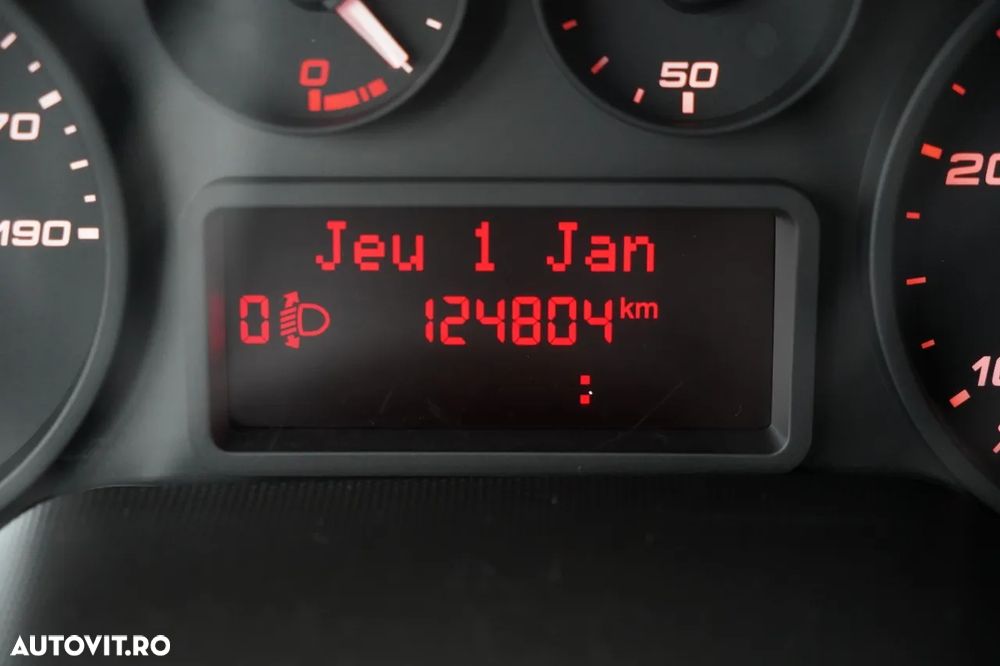 Iveco DAILY 35-140 / 4.2 M CONTAINER / LIFT / TWIN GVWR: 3500 KG / IMPORTAT - 37