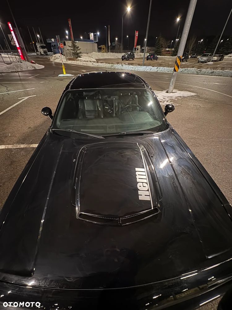 Dodge Challenger - 28