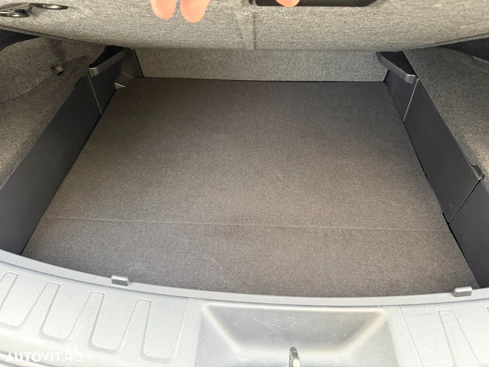 Lexus UX 250h FWD Business - 24