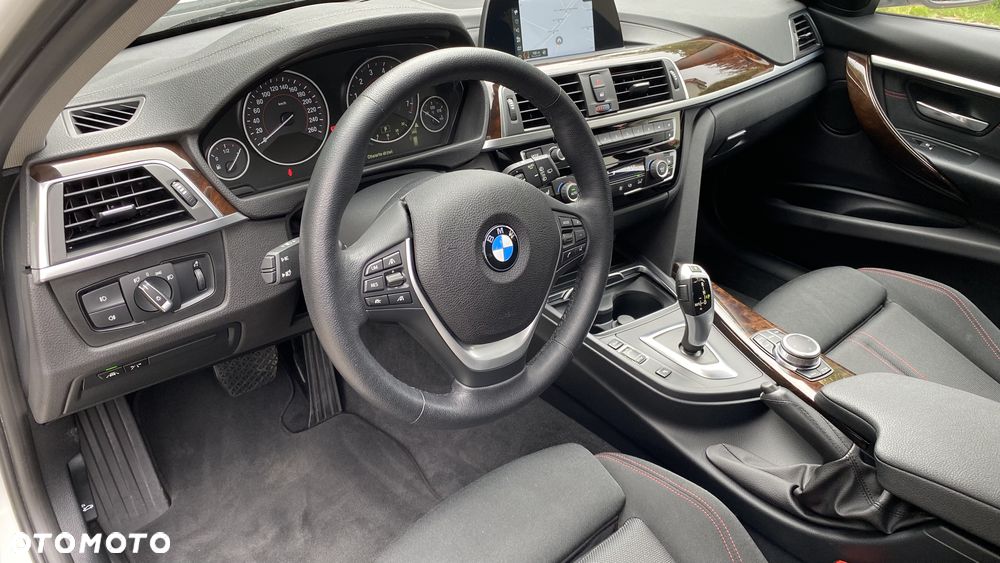 BMW Seria 3 330i GPF xDrive Sport Line Sport - 36