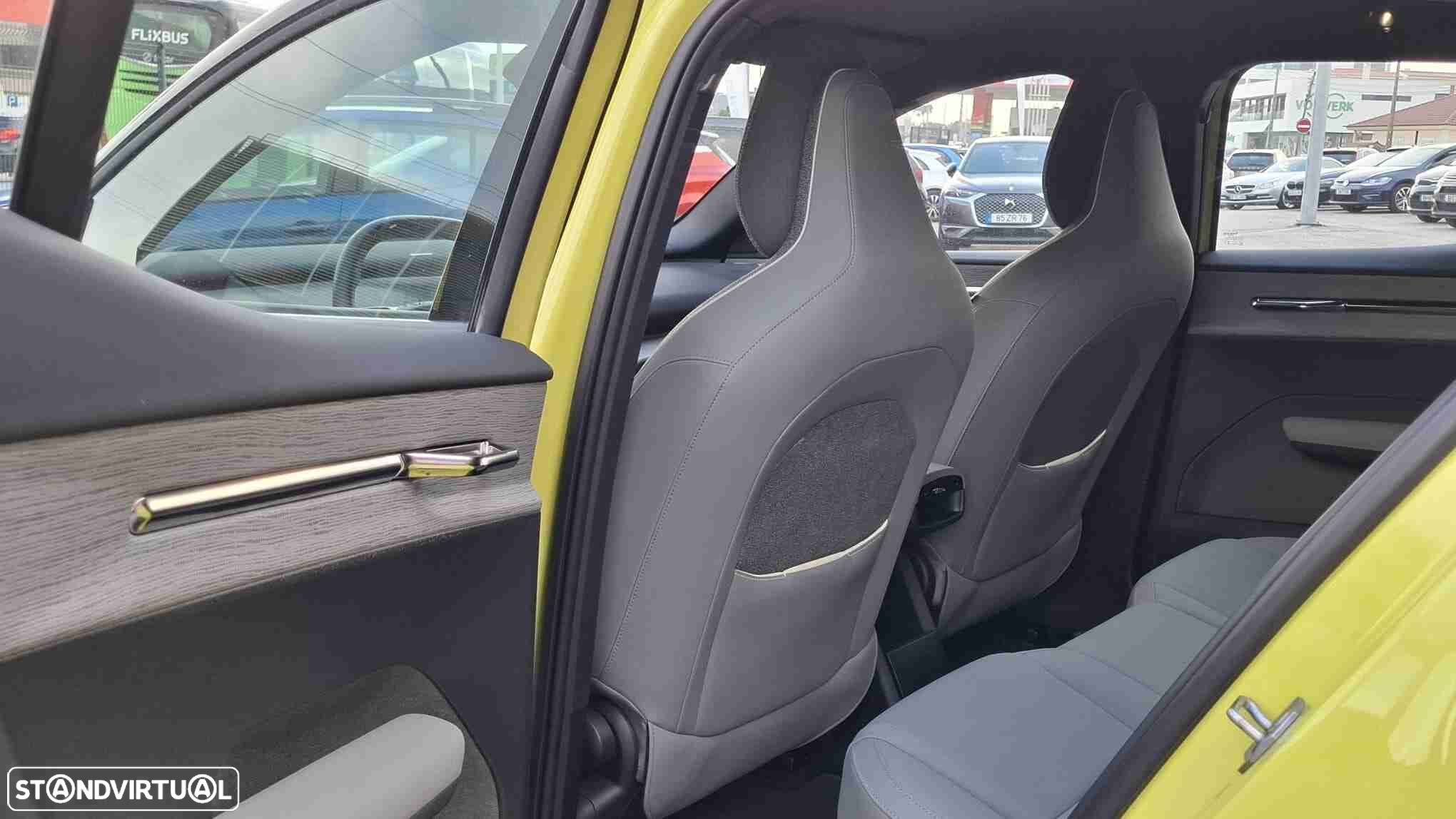 Volvo EX30 69 kWh Single Motor Extended Range Plus - 20