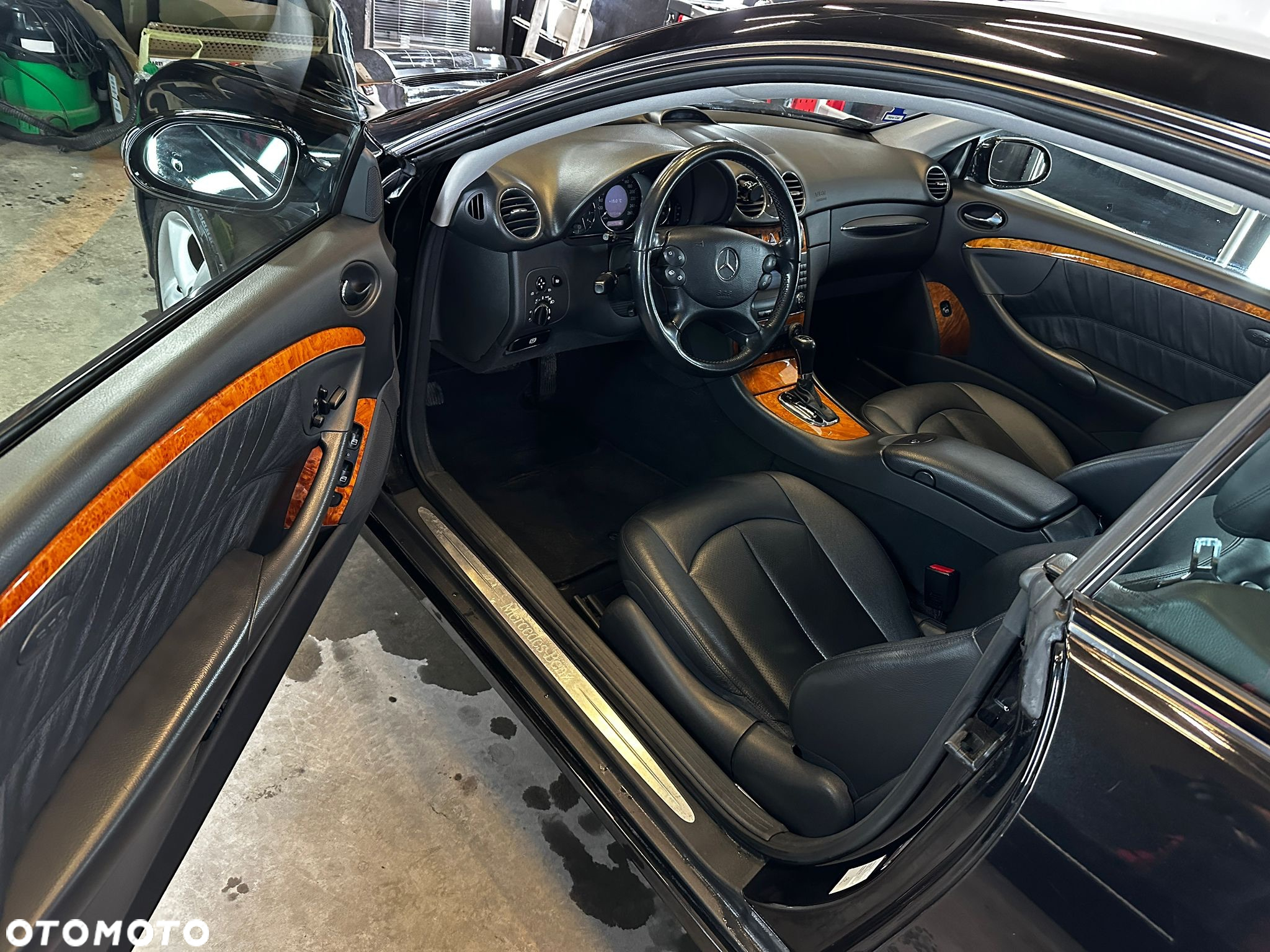 Mercedes-Benz CLK - 12