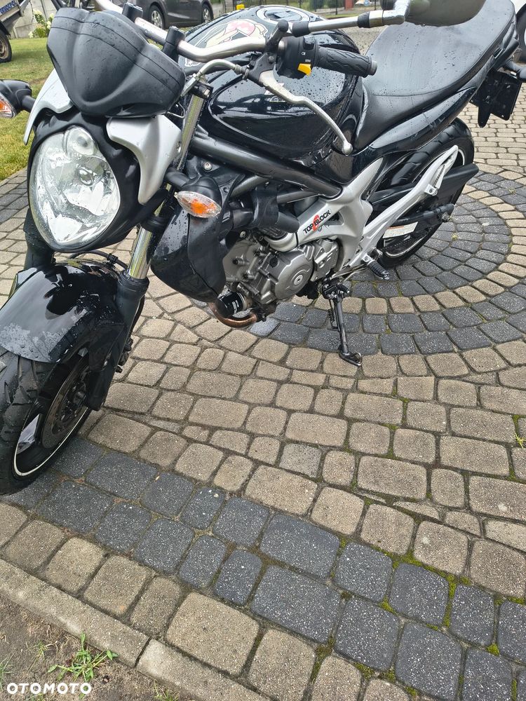 Suzuki Gladius - 6