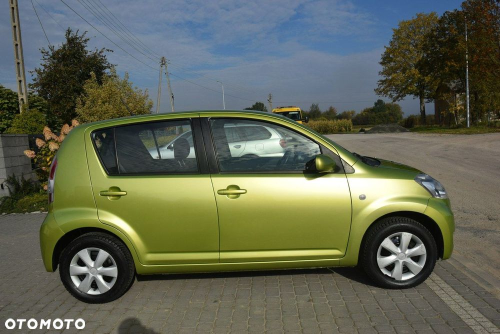 Daihatsu Sirion - 9