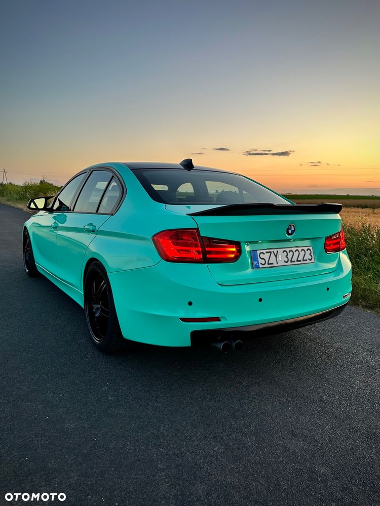 BMW Seria 3 328i - 4