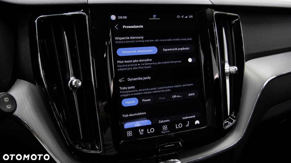 Volvo XC 60 T6 Plug-In Hybrid AWD Core - 31
