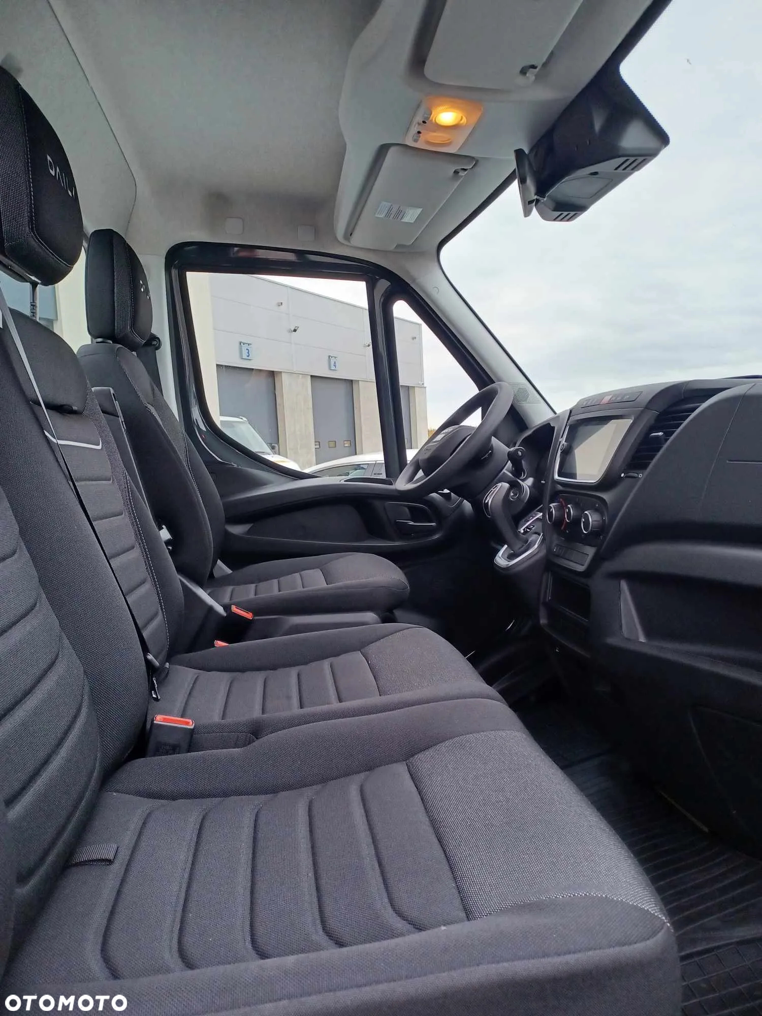 Iveco Daily 35S18H 3.0 Diesel 180 KM Skrzynia otwarta, GSC ZABUDOWY! - 4