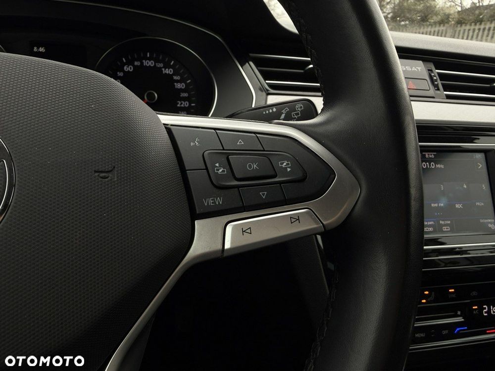 Volkswagen Passat - 9