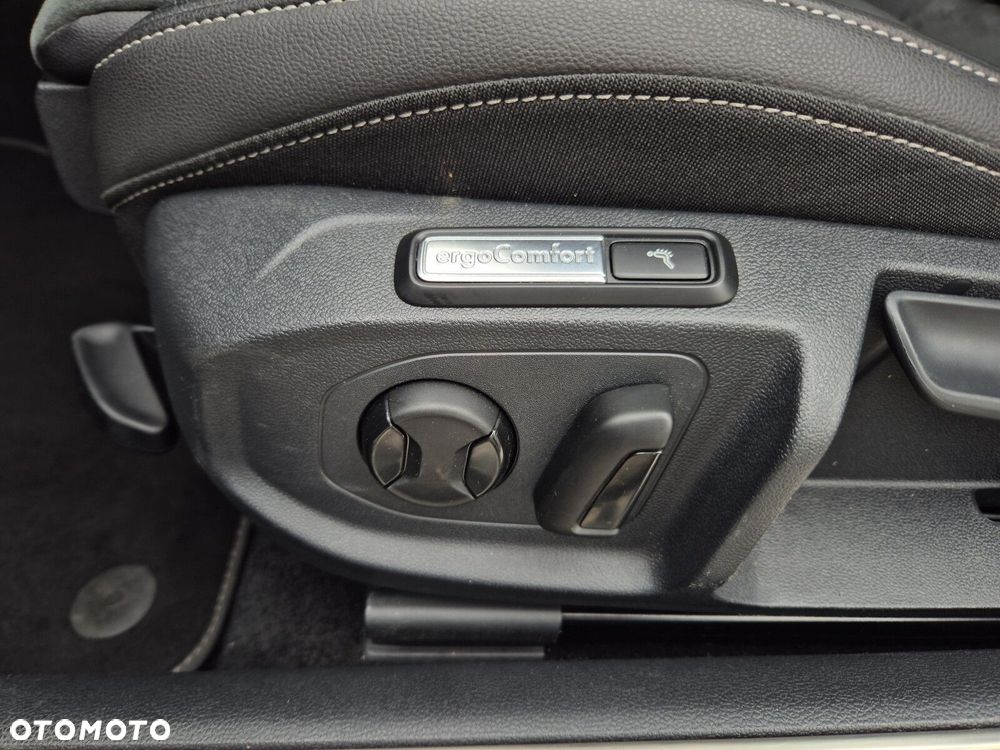 Volkswagen Arteon 2.0 TDI R-Line DSG - 12