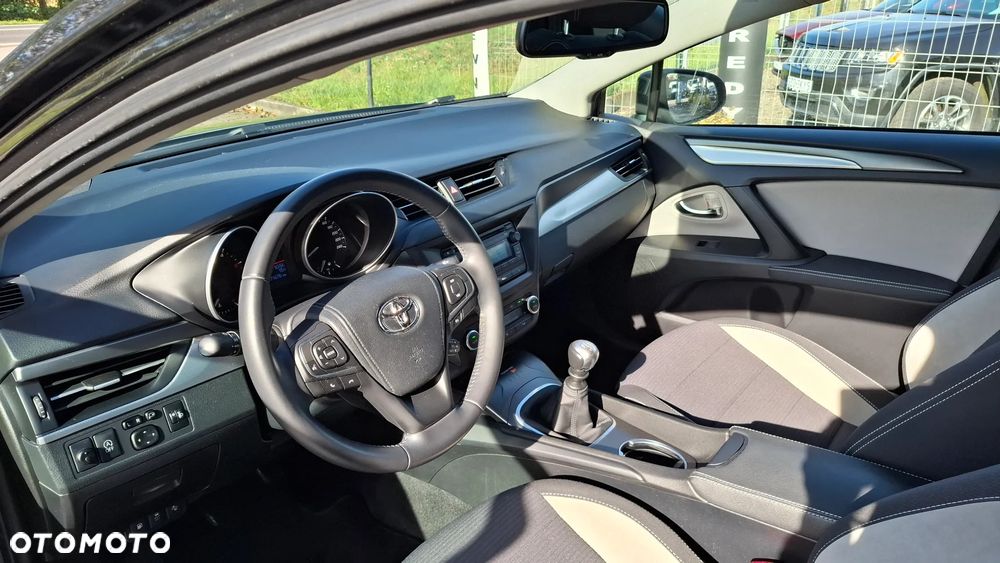 Toyota Avensis - 11