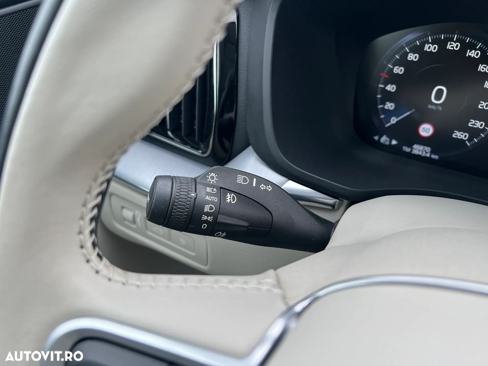 Volvo XC 60 T6 AWD Recharge Geartronic Inscription Expression - 14