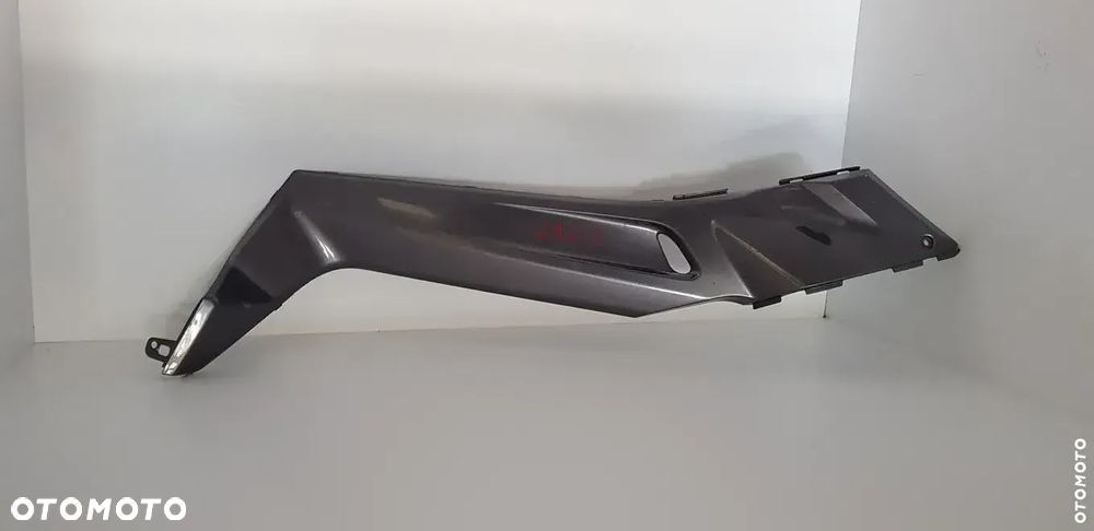 Yamaha X-MAX 125 06-09 Listwa Wypełnienie Lewa