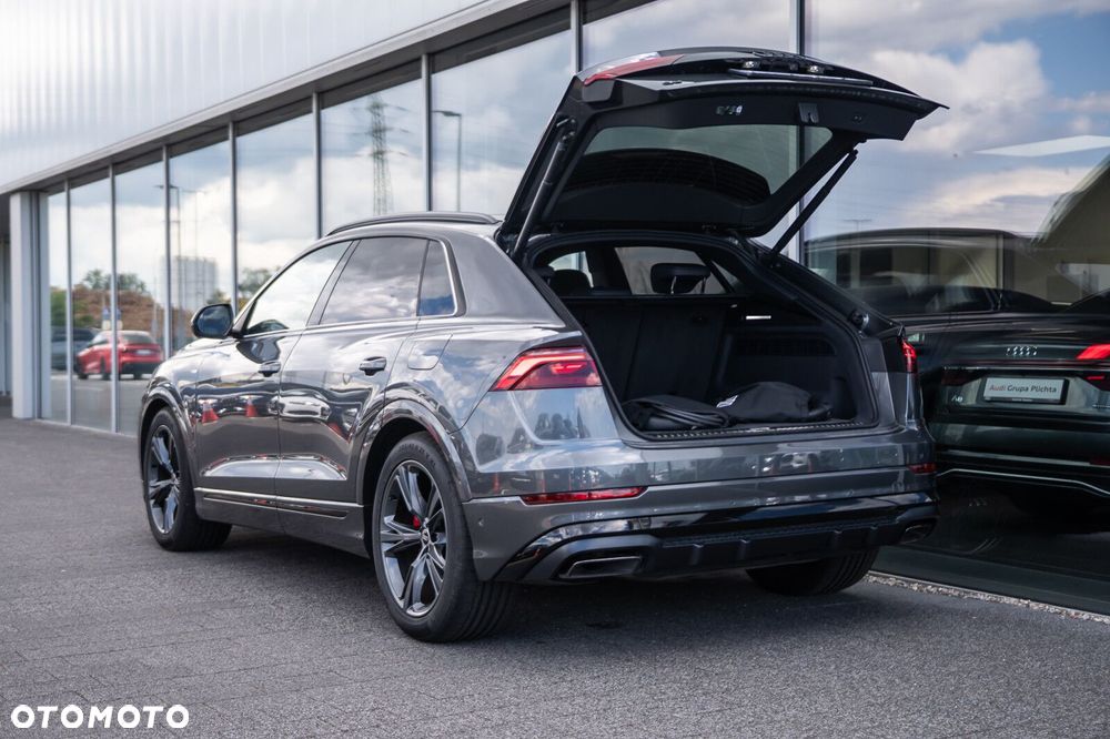 Audi Q8 - 10